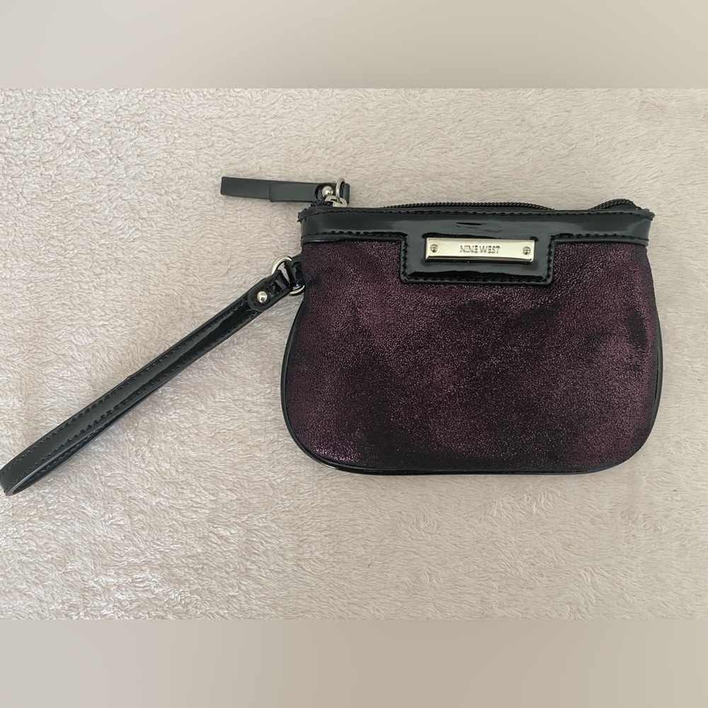 NINE WEST WRISTLET